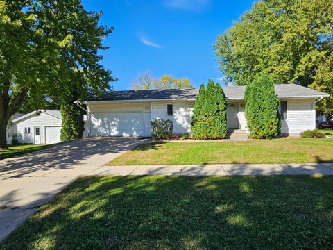 Photo of 202 Rice Street NW, Sleepy Eye, MN 56085 (MLS # 7155558)