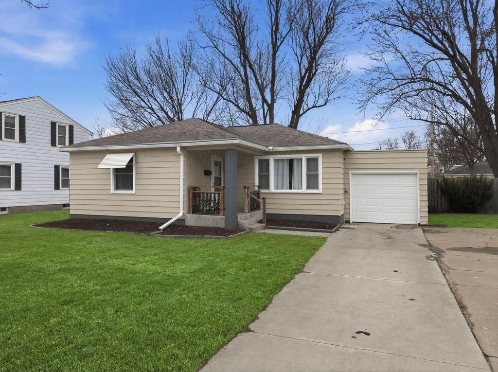 Photo of 1814 Benton Avenue, Eau Claire, WI 54701 (MLS # 7032891)