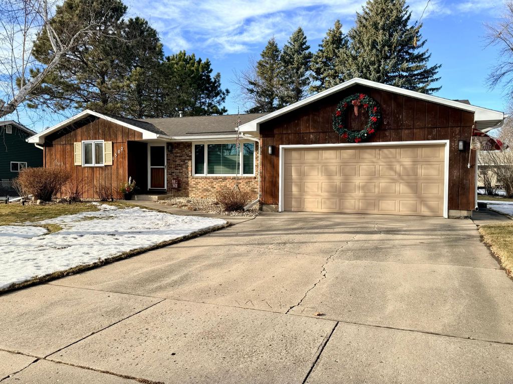 Photo of 1502 Indian Hill Road, Worthington, MN 56187 (MLS # 7005916)