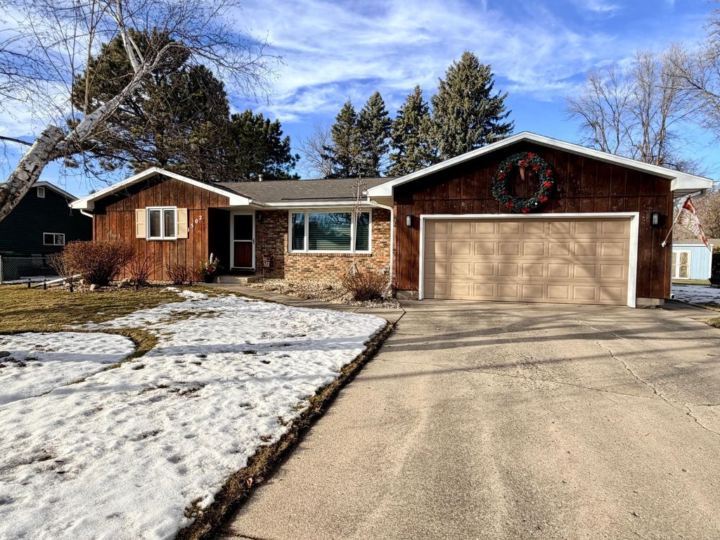 Photo of 1502 Indian Hill Road, Worthington, MN 56187 (MLS # 7005916)