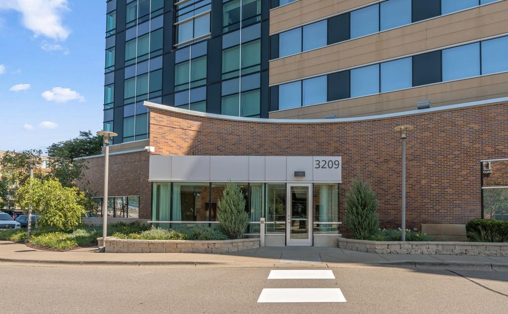 Photo of 3209 Galleria #1003, Edina, MN 55435 (MLS # 7127578)