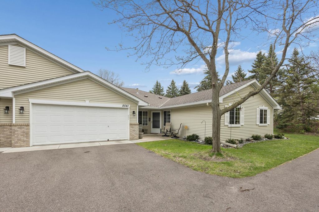 Photo of 8541 Stratford Lane, Brooklyn Park, MN 55443 (MLS # 7067320)