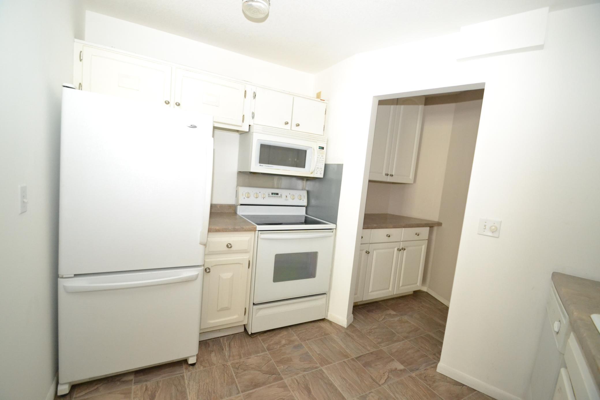 2690 Oxford Street N 227
