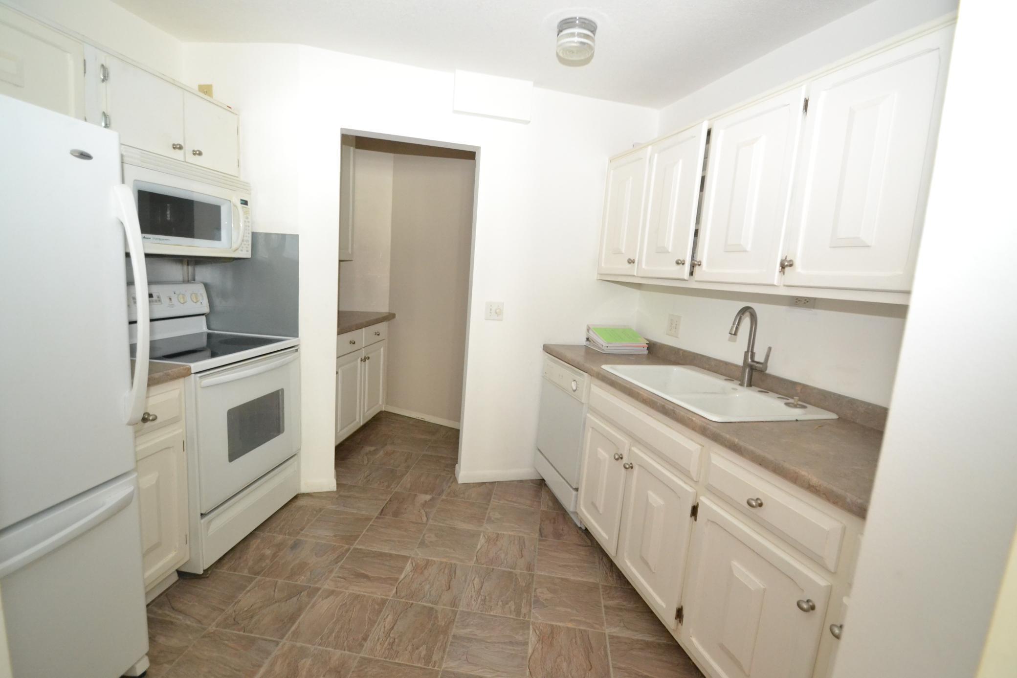 2690 Oxford Street N 227