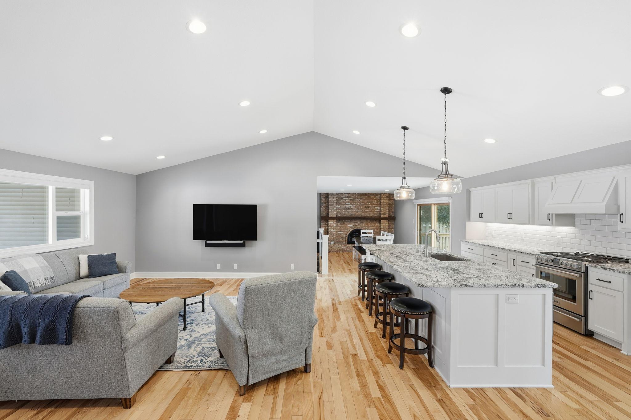 10640 Aquila Avenue S