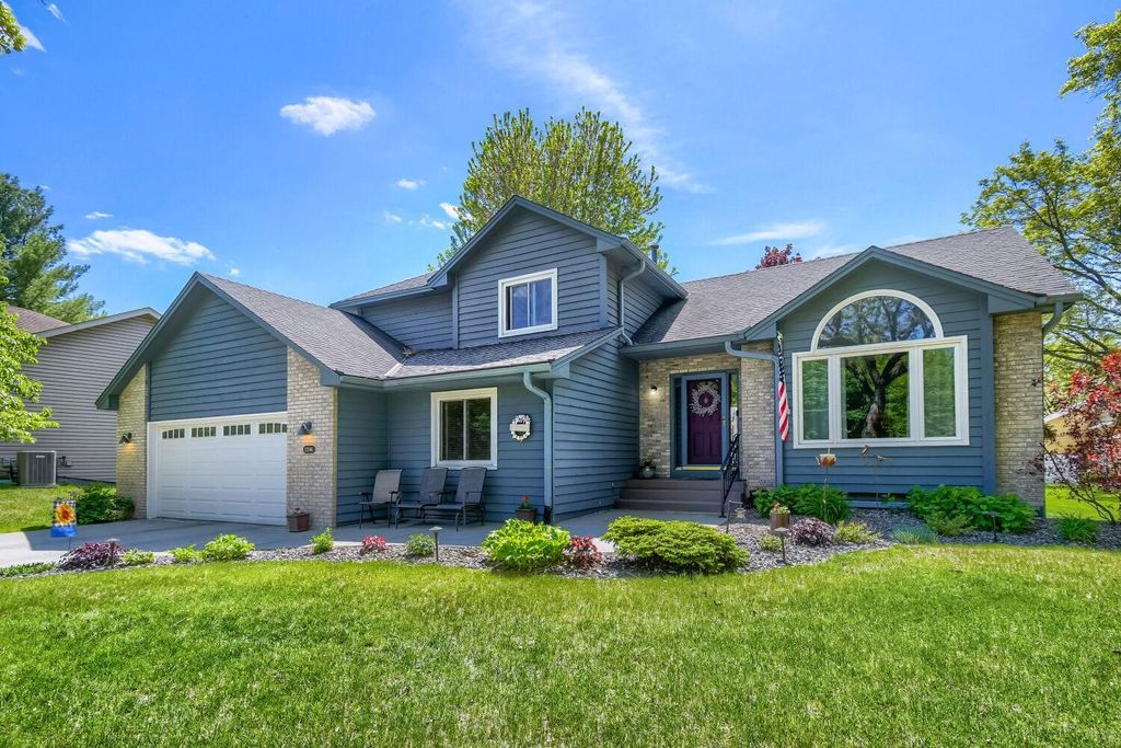 Photo of 12146 Jonquil Street NW, Coon Rapids, MN 55433 (MLS # 7074991)