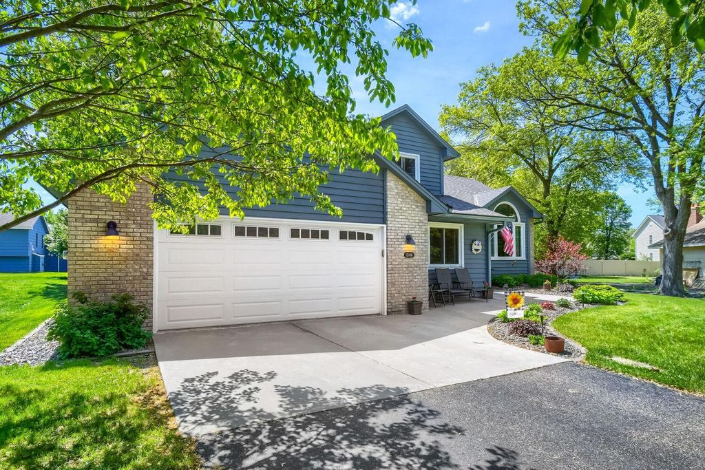 Photo of 12146 Jonquil Street NW, Coon Rapids, MN 55433 (MLS # 7074991)