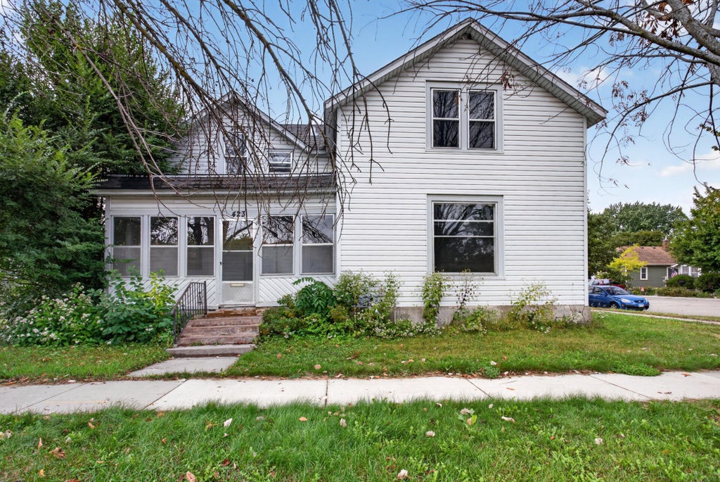 Photo of 423 N Ash Street, Chaska, MN 55318 (MLS # 7149885)