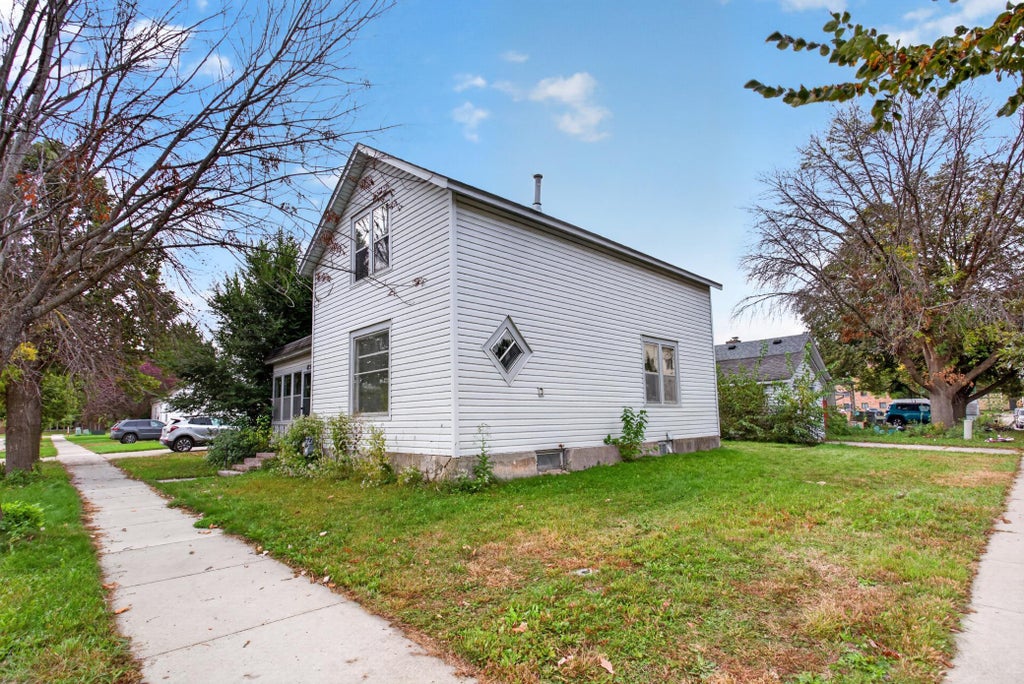 Photo of 423 N Ash Street, Chaska, MN 55318 (MLS # 7149885)