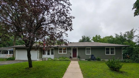 Photo of 1301 Ridgeview Drive, Montevideo, MN 56265 (MLS # 7105222)