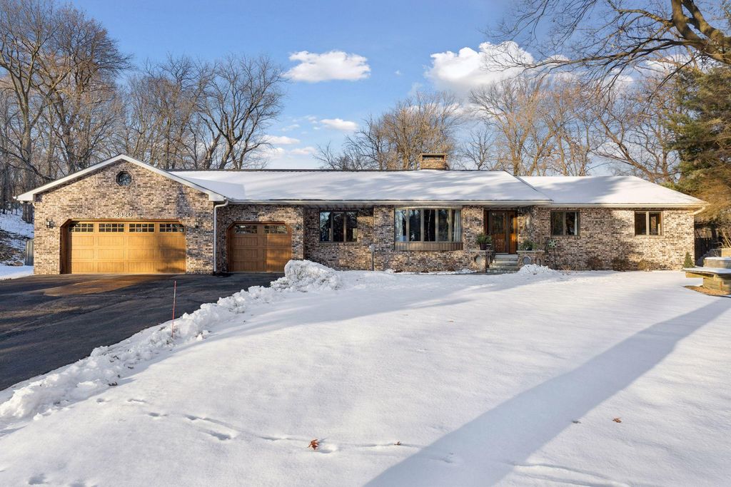 Photo of 2320 Timber Trail E, Maplewood, MN 55119 (MLS # 6778258)