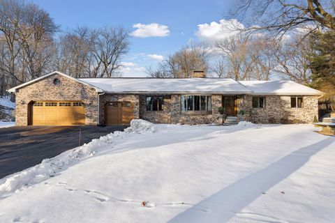 2320 Timber Trail E Maplewood MN 55119