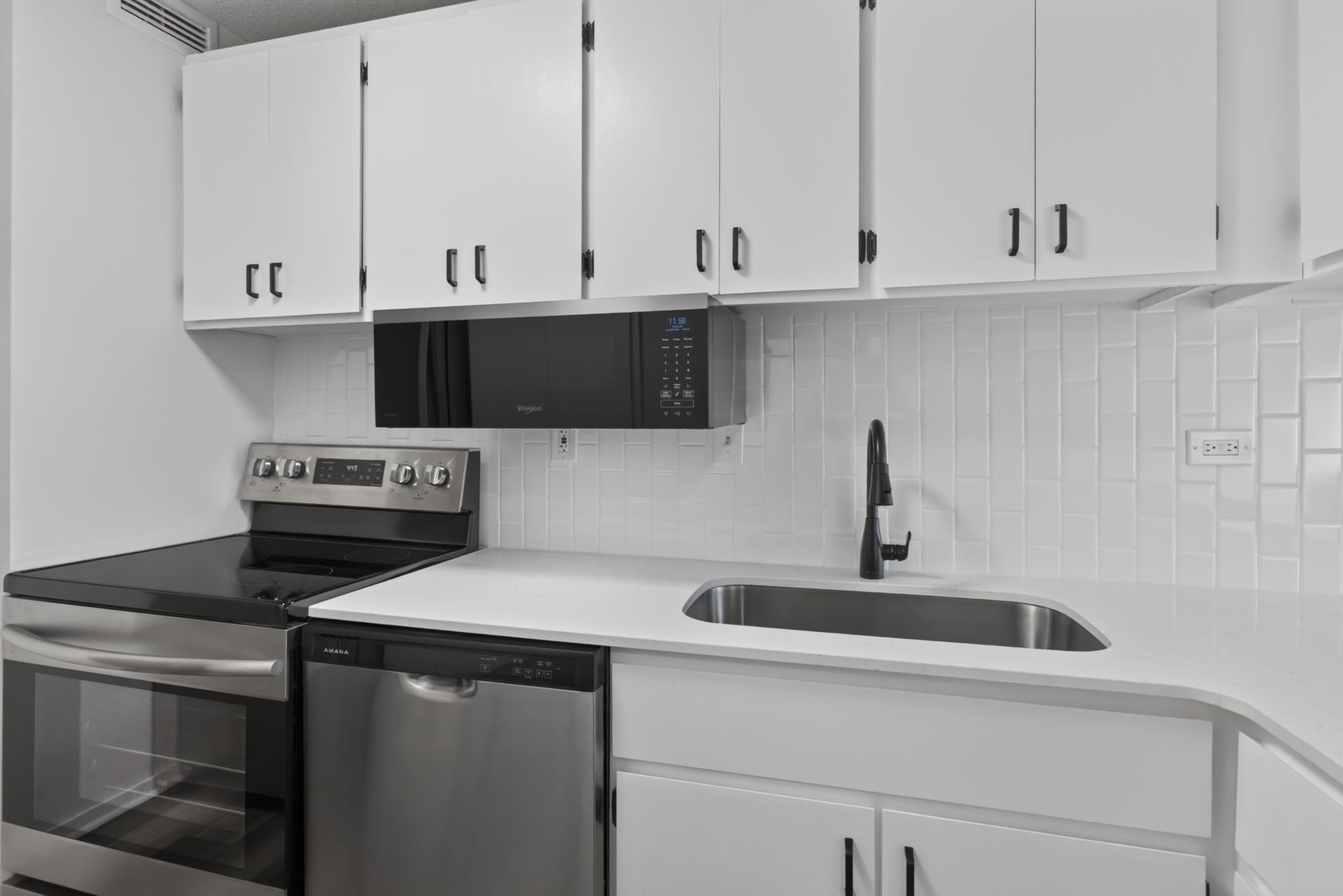 19 S 1st Street B305