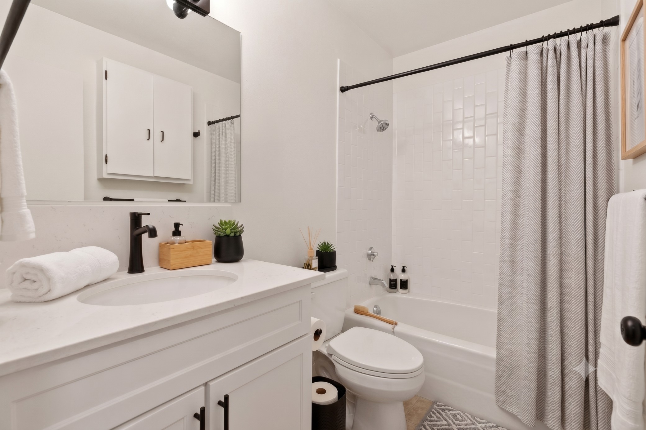 19 S 1st Street B305