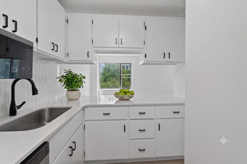 Photo of 19 S 1st Street #B305, Minneapolis, MN 55401 (MLS # 7105534)