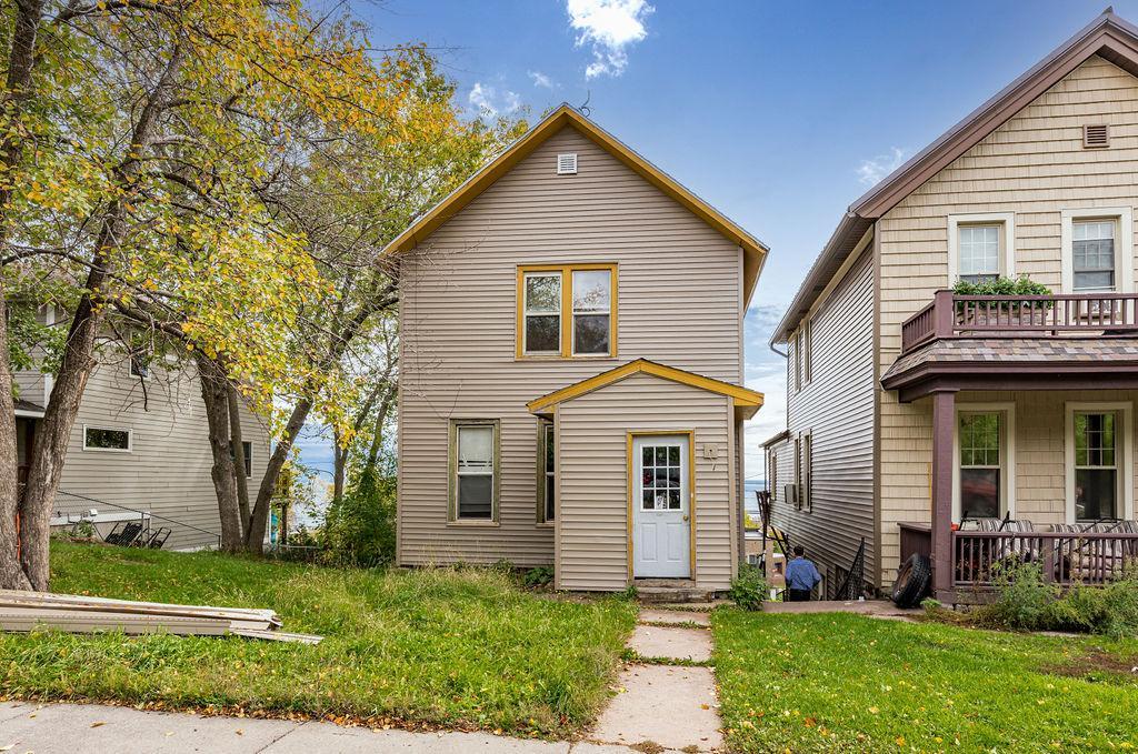 Photo of 12 E 5th Street, Duluth, MN 55805 (MLS # 7160321)