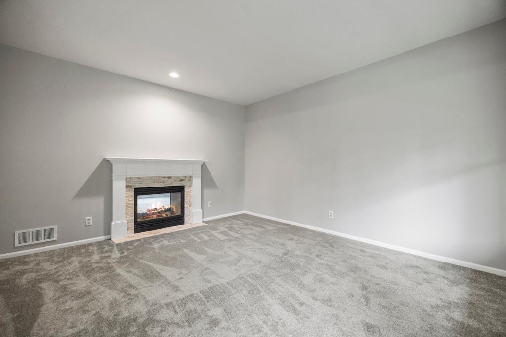 13 Echo Lake Boulevard