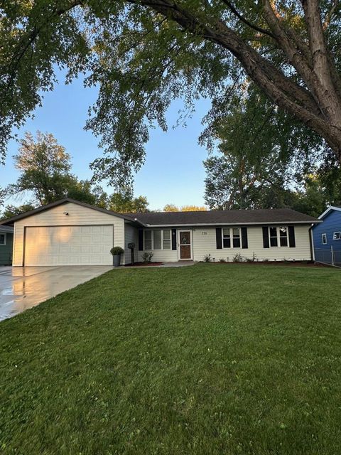 Photo of 735 Sunset Street SW, Hutchinson, MN 55350 (MLS # 6789901)