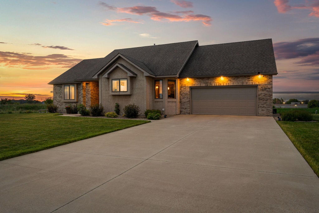 Photo of 2908 5th Avenue SW, Austin, MN 55912 (MLS # 7090082)