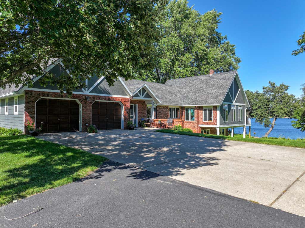 Photo of 1301 Geneva Drive, Alexandria, MN 56308 (MLS # 7122992)