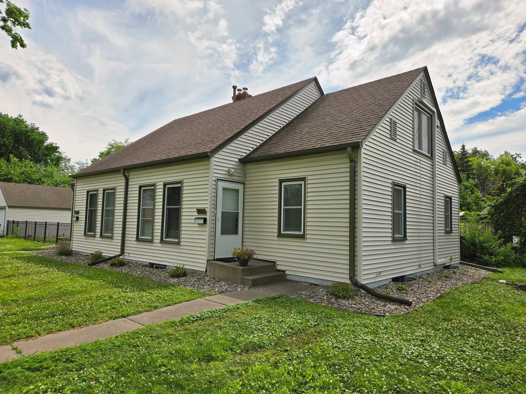 3858 Wooddale Avenue S