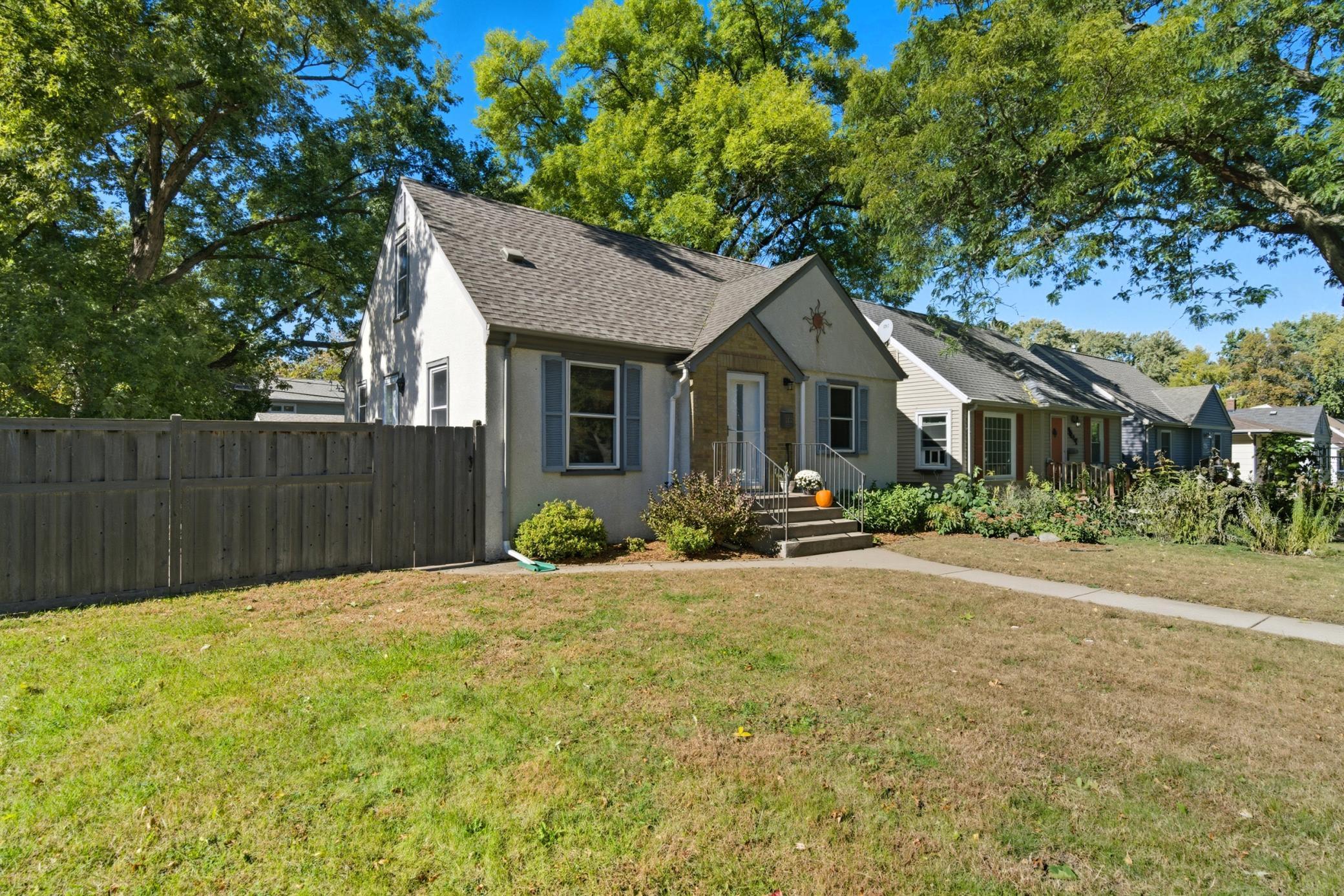 2852 Hampshire Avenue S