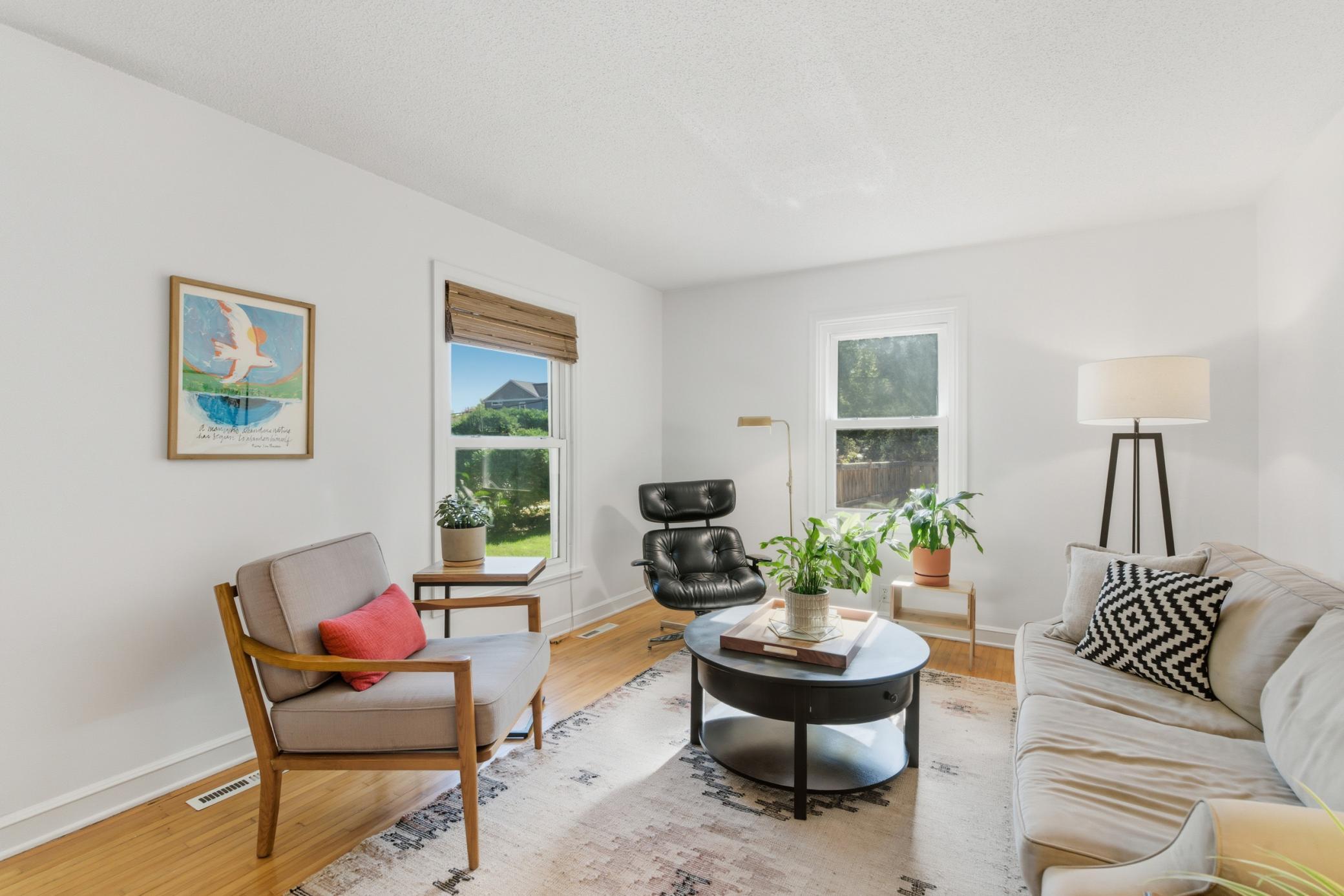 2852 Hampshire Avenue S