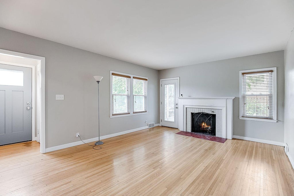 Photo of 1588 Highland Parkway, Saint Paul, MN 55116 (MLS # 7092532)