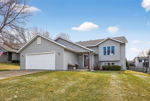 Photo of 2008 25th Street SE, Rochester, MN 55904 (MLS # 7026484)