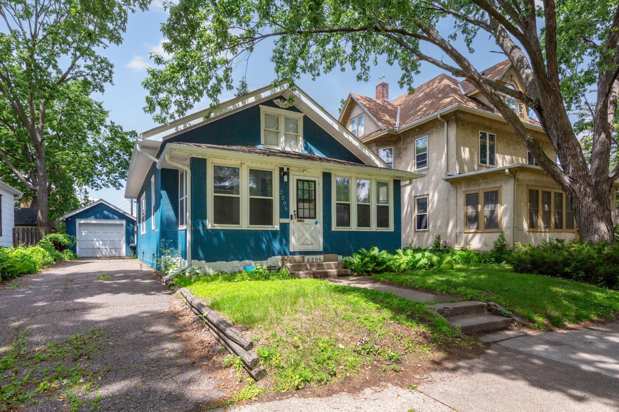 2206 Polk Street NE