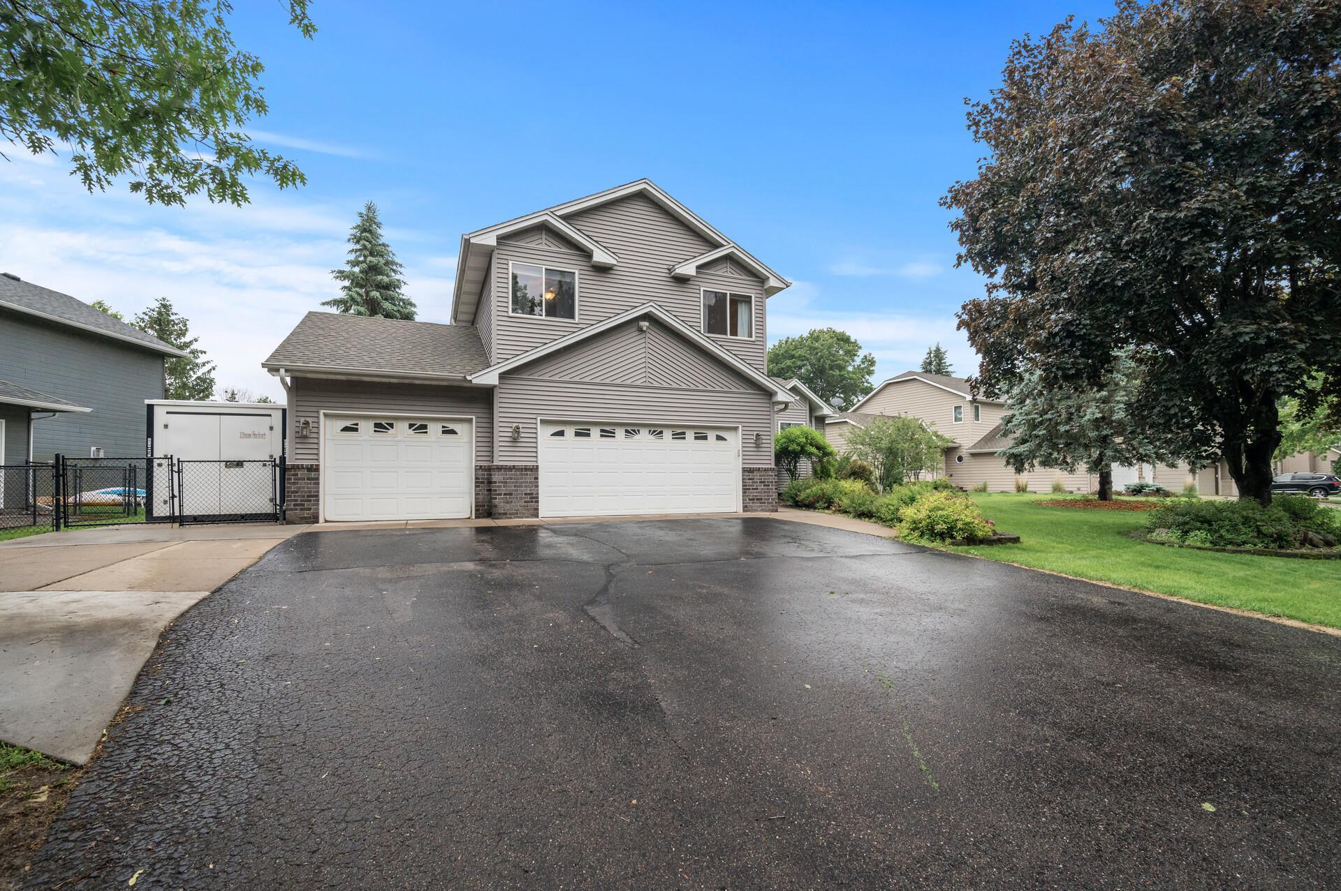 502 Hawthorn Road