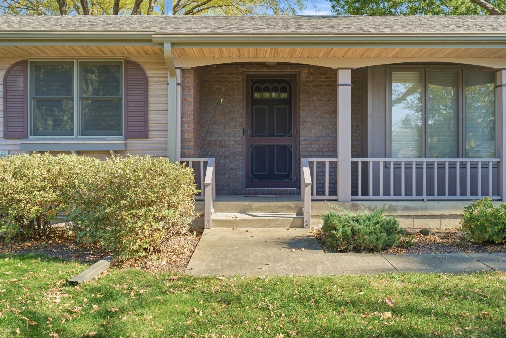 Photo of 208 4th Avenue N, Waldorf, MN 56091 (MLS # 7163659)