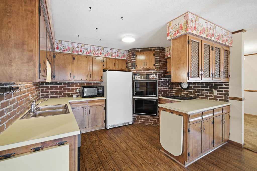 Photo of 208 4th Avenue N, Waldorf, MN 56091 (MLS # 7163659)