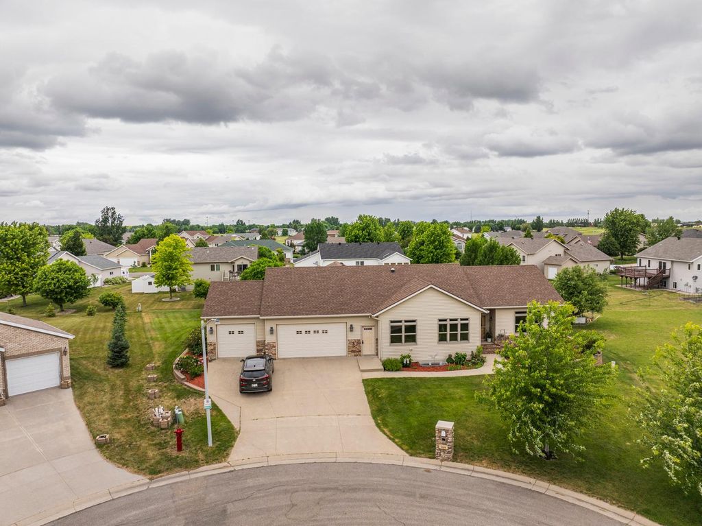 Photo of 969 32nd Street S, Moorhead, MN 56560 (MLS # 7091881)