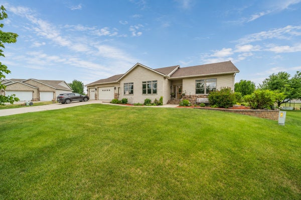 969 32ND ST S, MOORHEAD, MN 56560 - Image de8b5efbc77c869a4d89128ab94bf066/2500943465