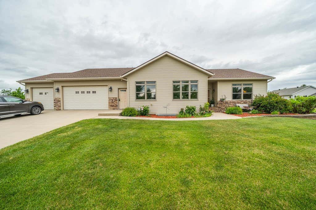 Photo of 969 32nd Street S, Moorhead, MN 56560 (MLS # 7091881)