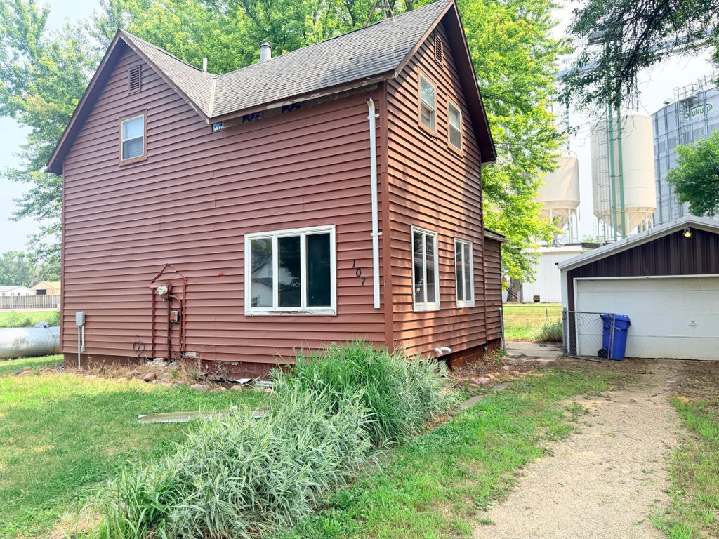Photo of 107 S Buckingham Street, Hardwick, MN 56134 (MLS # 7164610)