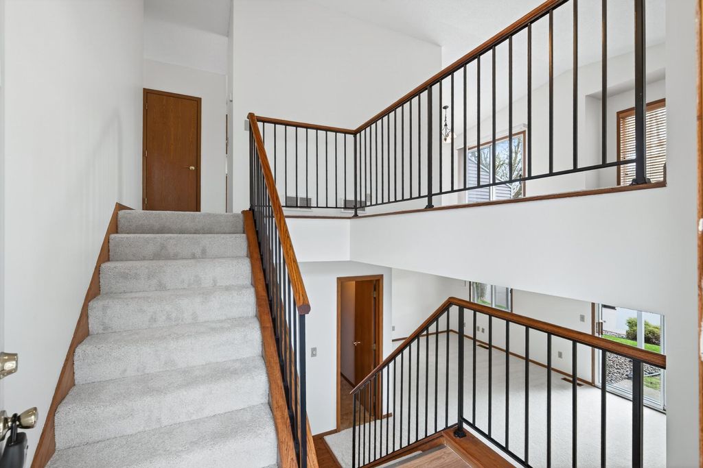 Photo of 5546 Pompano Drive, Hopkins, MN 55343 (MLS # 7067701)