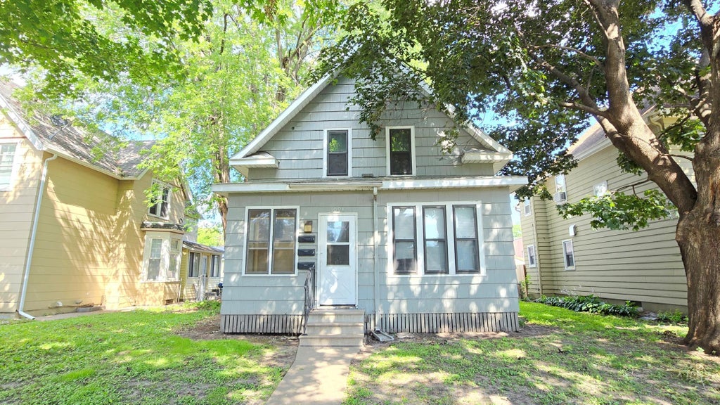 Photo of 1094 Albemarle Street, Saint Paul, MN 55117 (MLS # 7122321)