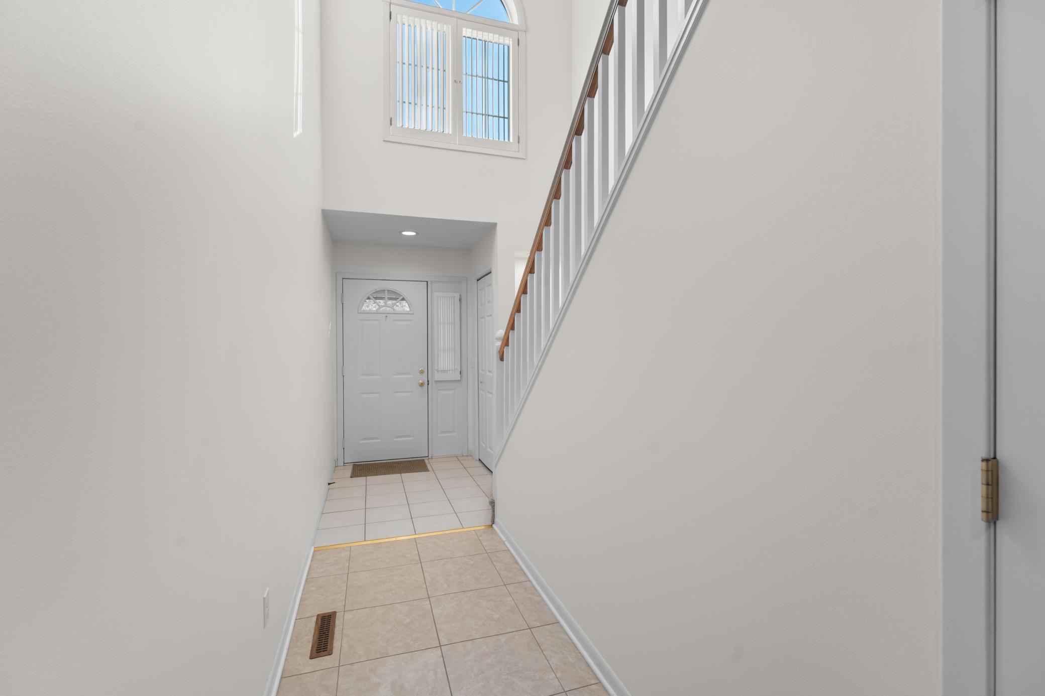 2437 Viola Heights Drive NE