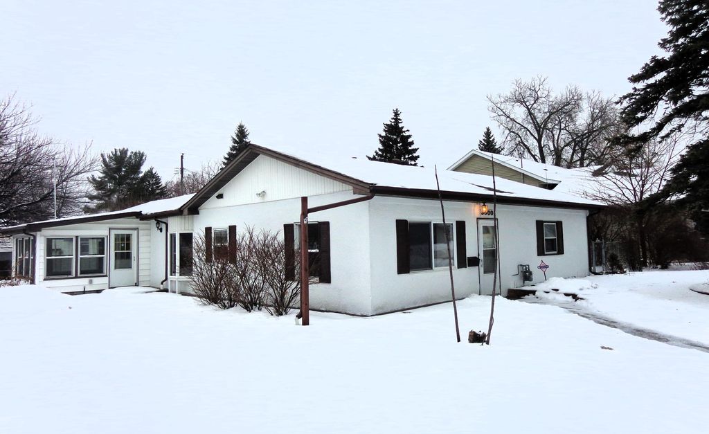 Photo of 5000 Washington Street NE, Columbia Heights, MN 55421 (MLS # 7006132)