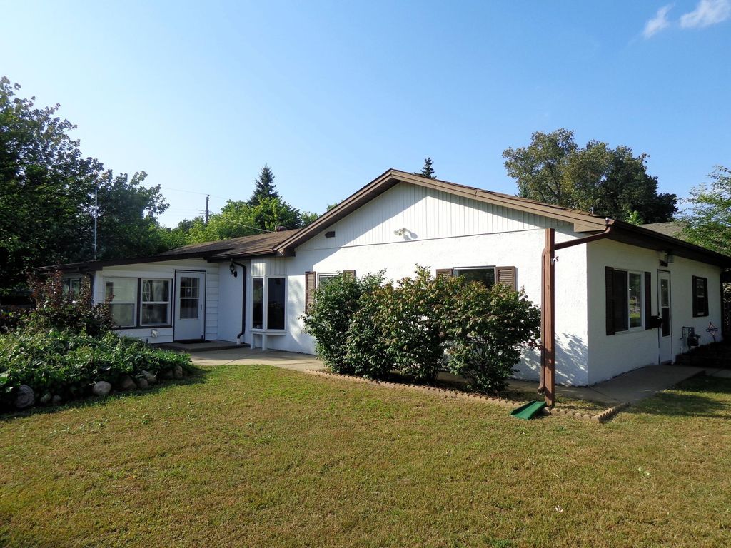 Photo of 5000 Washington Street NE, Columbia Heights, MN 55421 (MLS # 7006132)