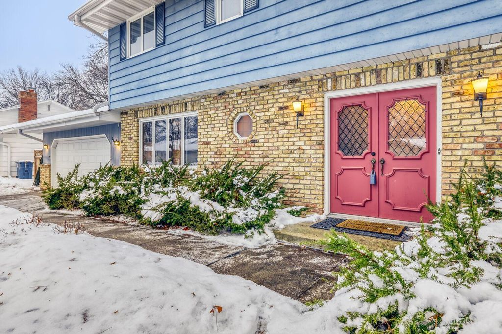 Photo of 2574 Oak Drive, White Bear Lake, MN 55110 (MLS # 7002520)