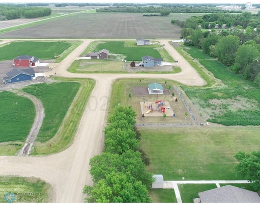 307 PINE DR, HANKINSON, ND 58041 - Image ded48997c7fef94500a03dbabdbfc38d/203765681