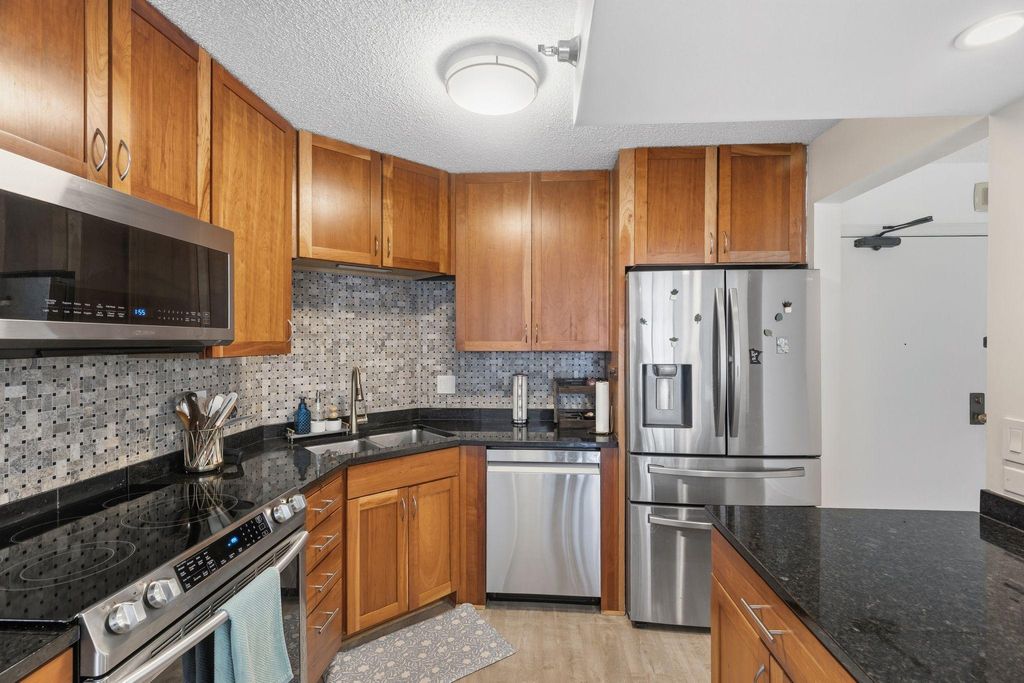 Photo of 401 S 1st Street #318, Minneapolis, MN 55401 (MLS # 7084912)