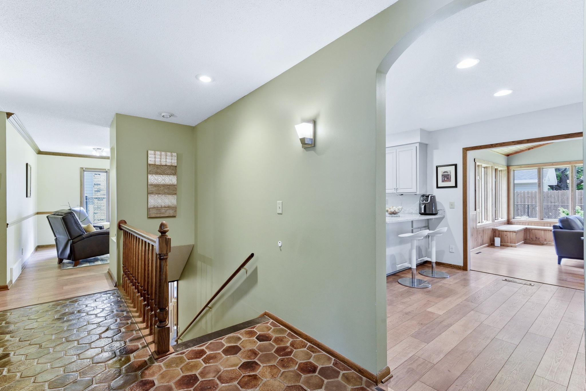 26 19th Avenue SW