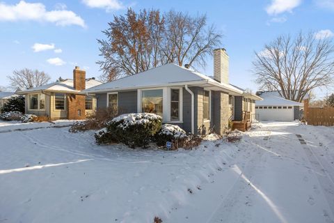 804 Cottage Avenue W Saint Paul MN 55117