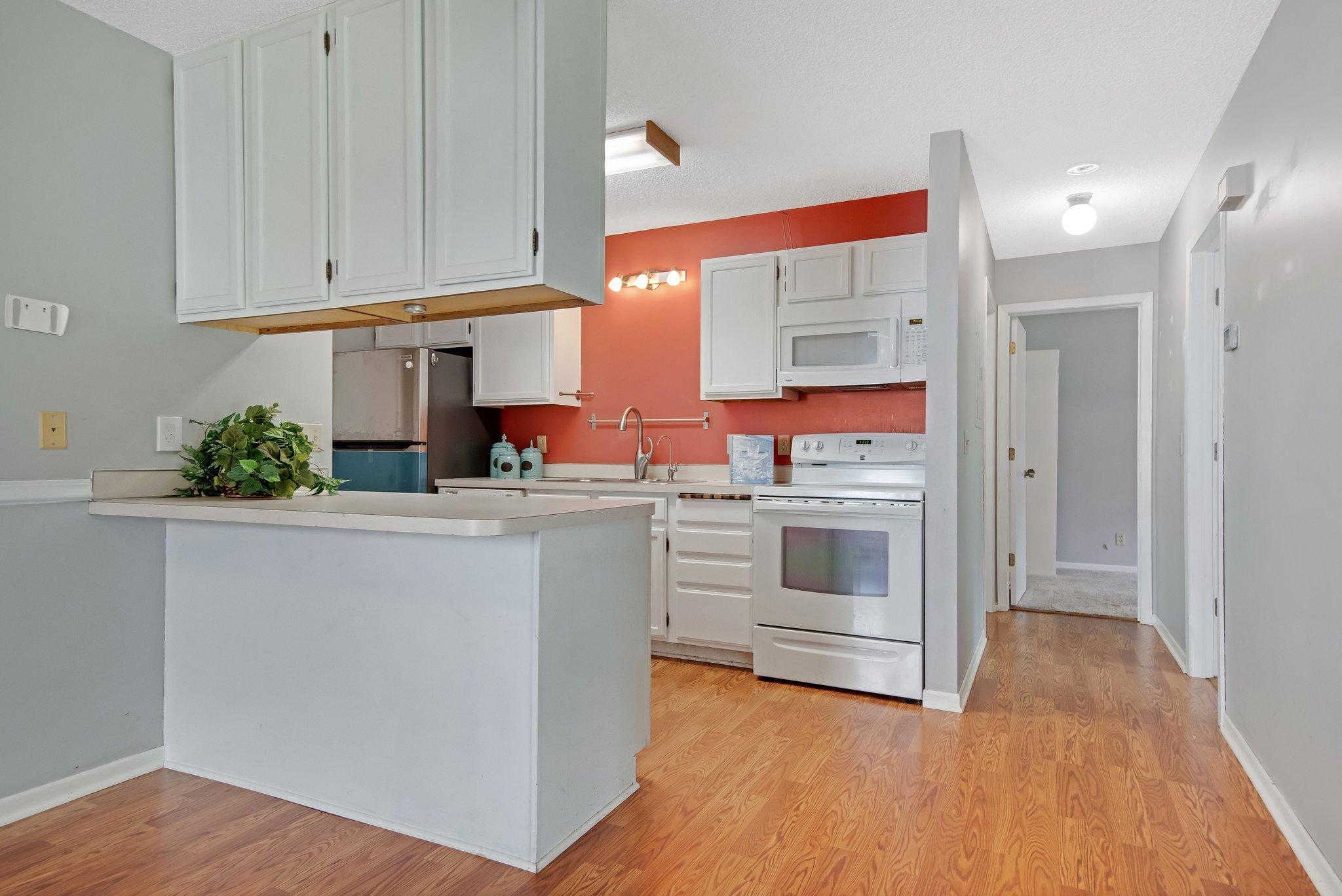 1029 Pond View Court