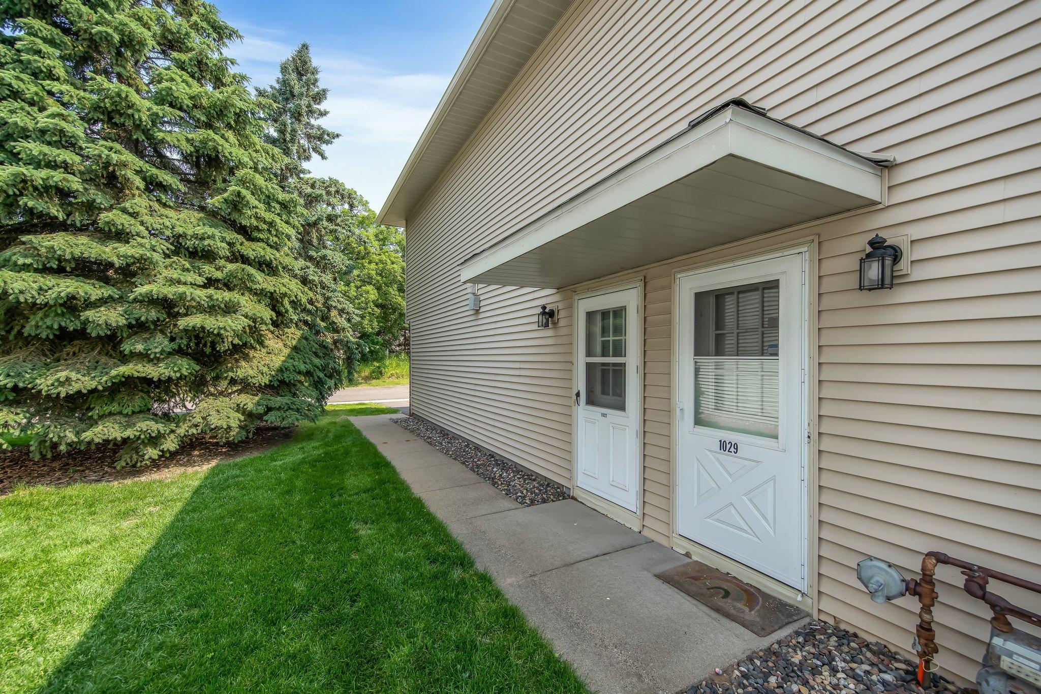 1029 Pond View Court