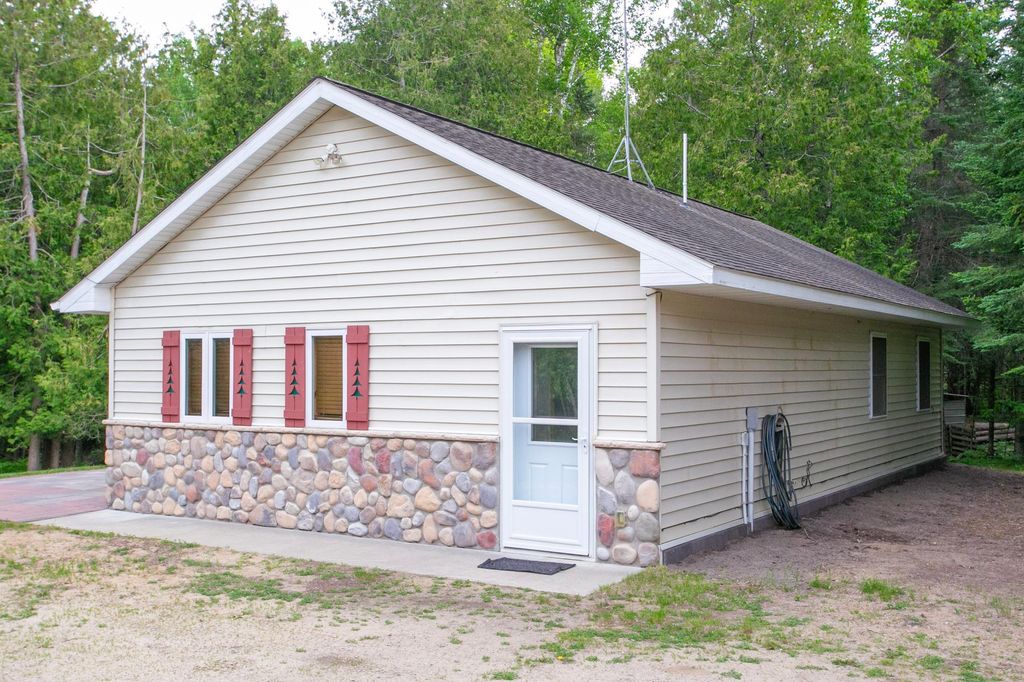 Photo of 10547 Vermeil Drive NE, Deer River, MN 56636 (MLS # 6731978)